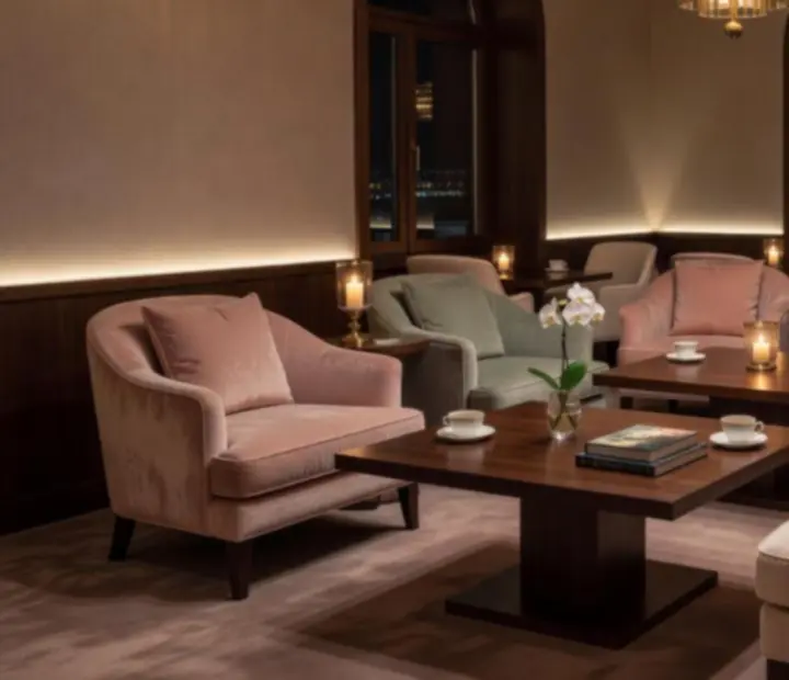 Meghitt lounge zóna puha fotelekkel és kényelmes kanapékkal
